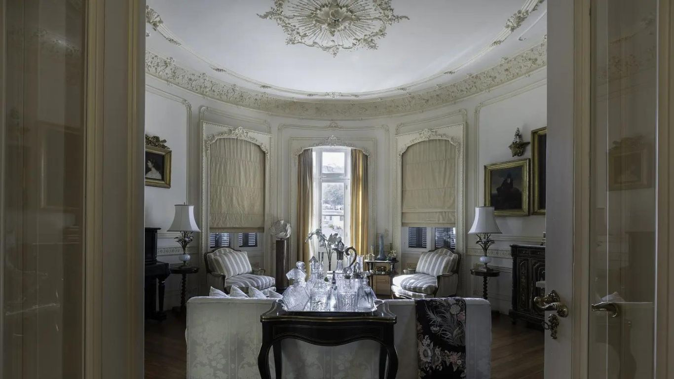 opulent mansion of a wealthy merchant to a 19th-century townhouse