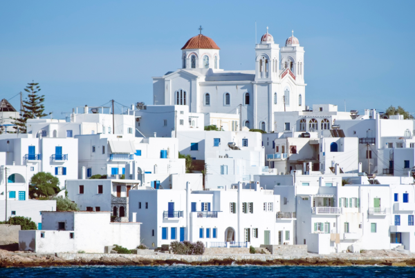 est of Paros – A Complete Island Guide Curated by Greek Luxurist